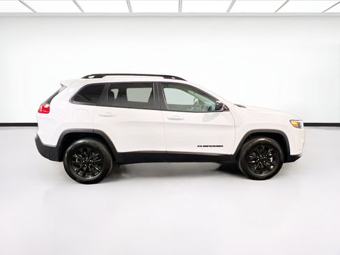 Used 2023 Jeep Cherokee Altitude Lux AWD/4WD image 24
