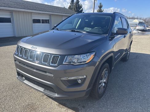 Used 2020 Jeep Compass Latitude image 9