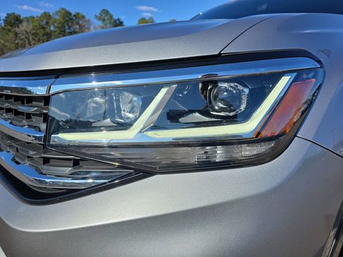 Used 2020 Volkswagen Atlas Cross Sport SEL image 34