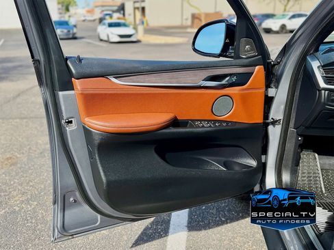 Used 2017 BMW X5 xDrive40e image 16