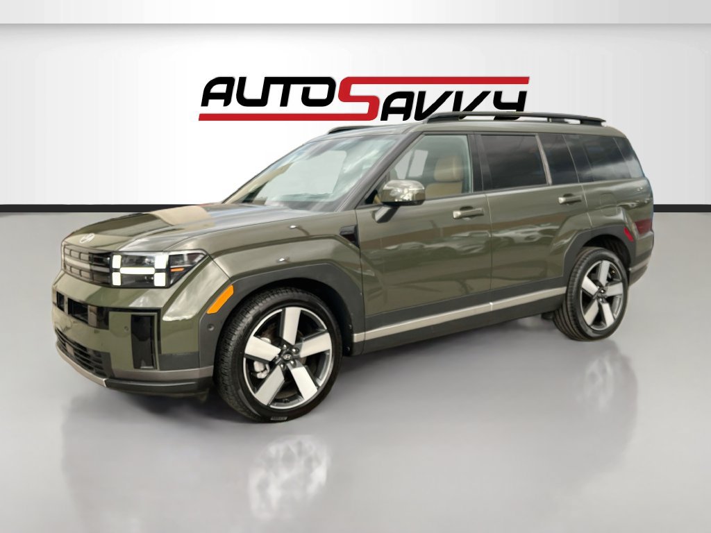 Used 2025 Hyundai Santa Fe Limited AWD/4WD image 3