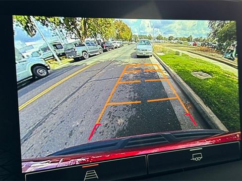 Used 2024 GMC Yukon SLT image 28