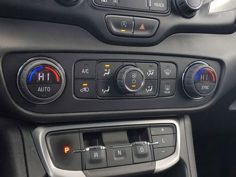 Used 2023 GMC Terrain SLT image 23