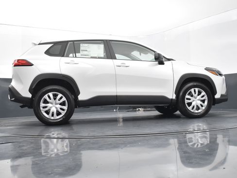 Used 2025 Toyota Corolla Cross L FWD image 41