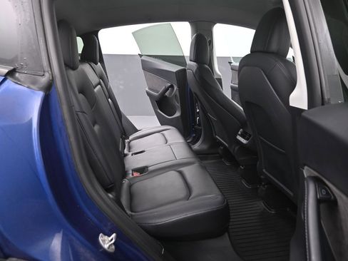 Used 2020 Tesla Model Y Long Range image 15