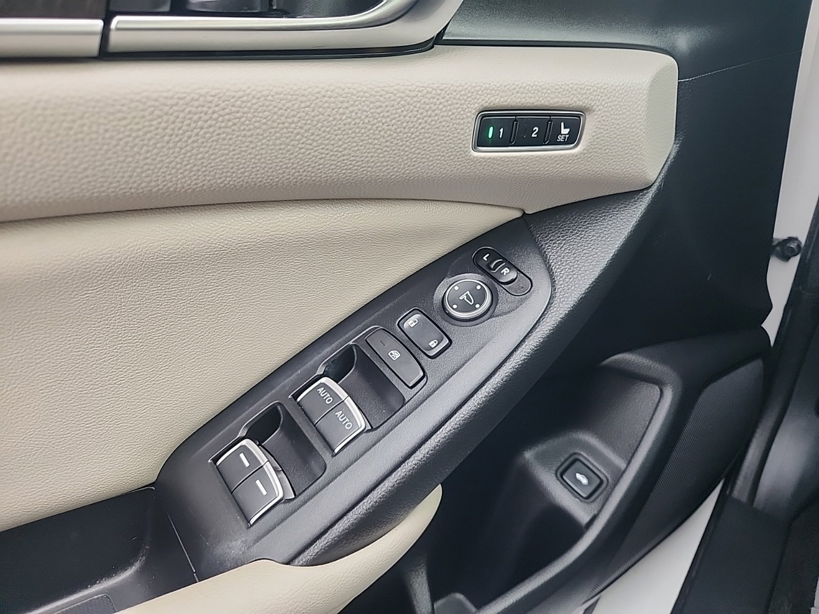 Used 2020 Honda Accord Touring image 30
