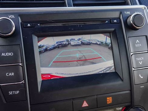 Used 2017 Toyota Camry LE image 22