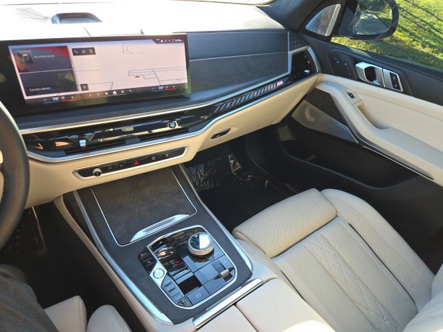 Used 2026 BMW X7 M60i AWD/4WD image 18