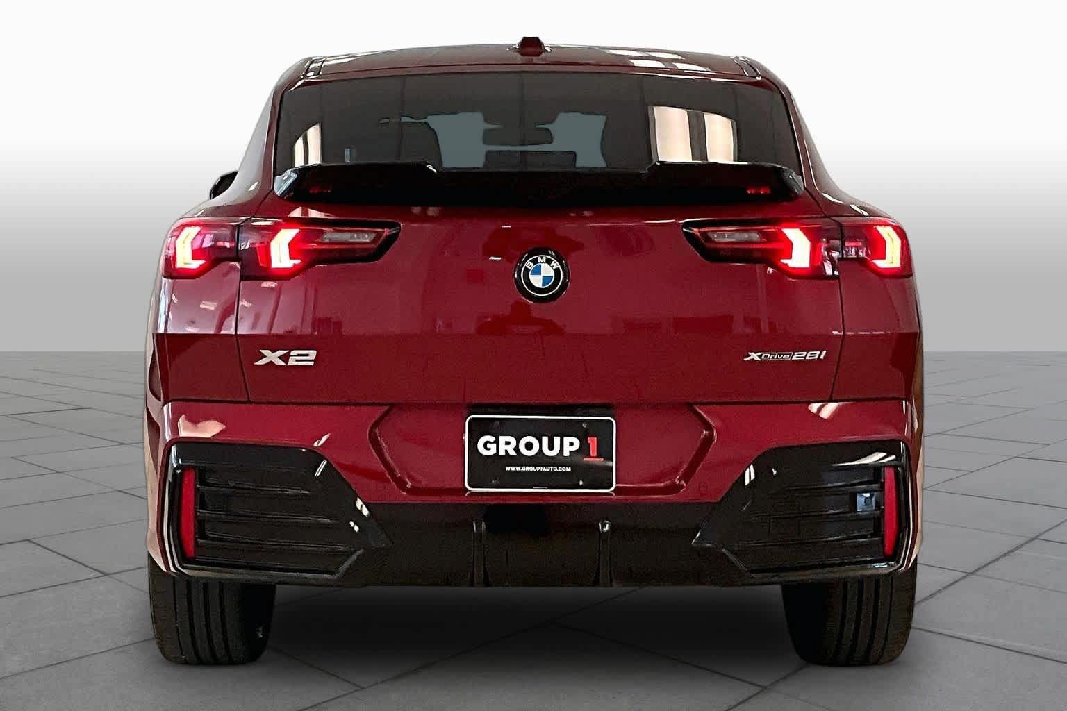 Used 2025 BMW X2 xDrive28i w/ Premium Package AWD/4WD image 4