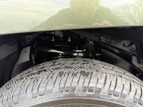 Used 2025 Lexus GX 550 w/ Accessory Package (31) image 33