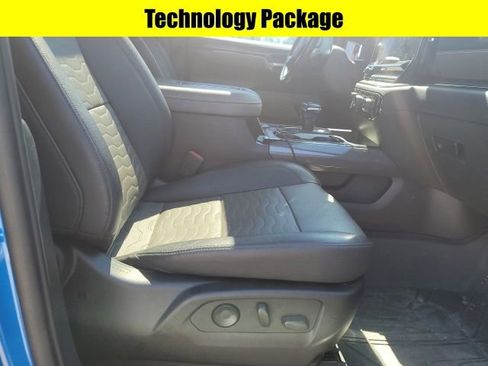 Used 2022 Chevrolet Silverado 1500 ZR2 w/ Technology Package image 11