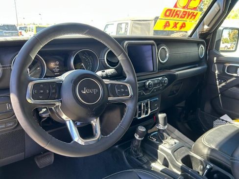 Used 2023 Jeep Wrangler Unlimited Sahara AWD/4WD image 32