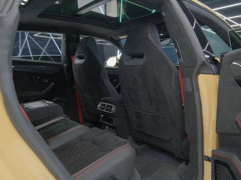 Used 2023 Lamborghini Urus Performante AWD/4WD image 37