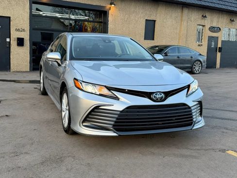 Used 2023 Toyota Camry LE image 3