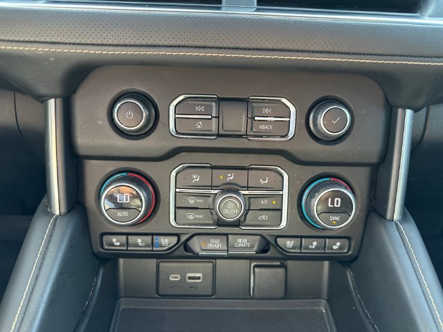 Used 2021 Chevrolet Tahoe Premier w/ Premium Package AWD/4WD image 23