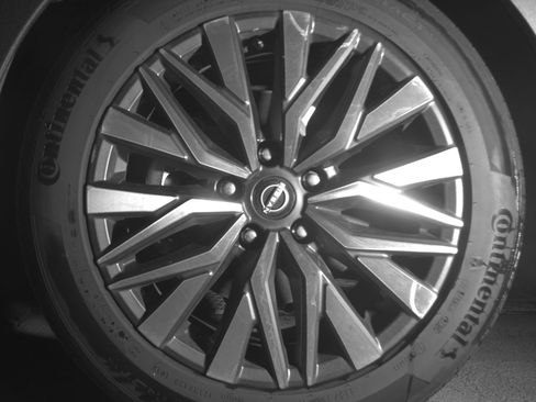 Used 2025 Nissan Altima 2.5 SV image 12