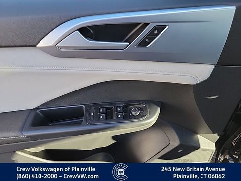 New 2026 Volkswagen Taos SE image 38