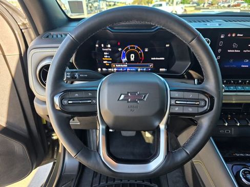 Used 2025 Chevrolet Colorado ZR2 w/ Technology Package image 10