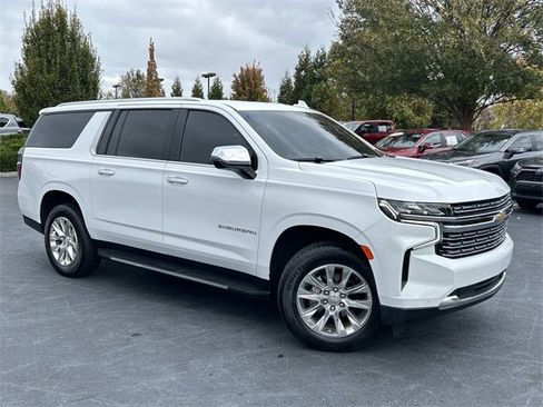 Used 2022 Chevrolet Suburban Premier image 2