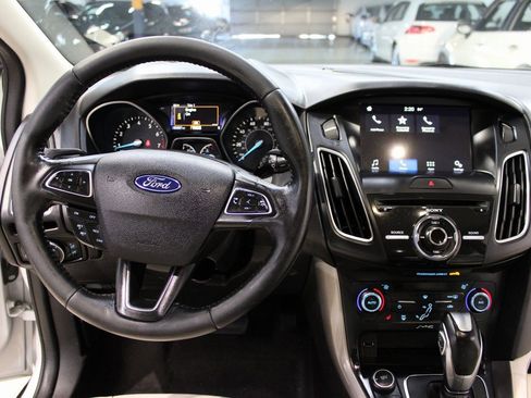 Used 2016 Ford Focus Titanium image 14