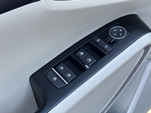 Used 2023 Kia Soul LX w/ LX Technology Package image 15