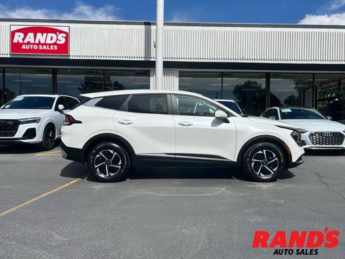Used 2024 Kia Sportage LX AWD/4WD image 1