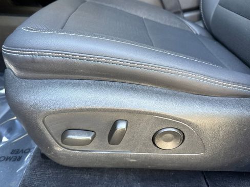 Used 2025 Chevrolet Equinox EV LT w/ Convenience Package FWD image 14