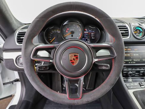 Used 2016 Porsche Cayman GT4 image 4