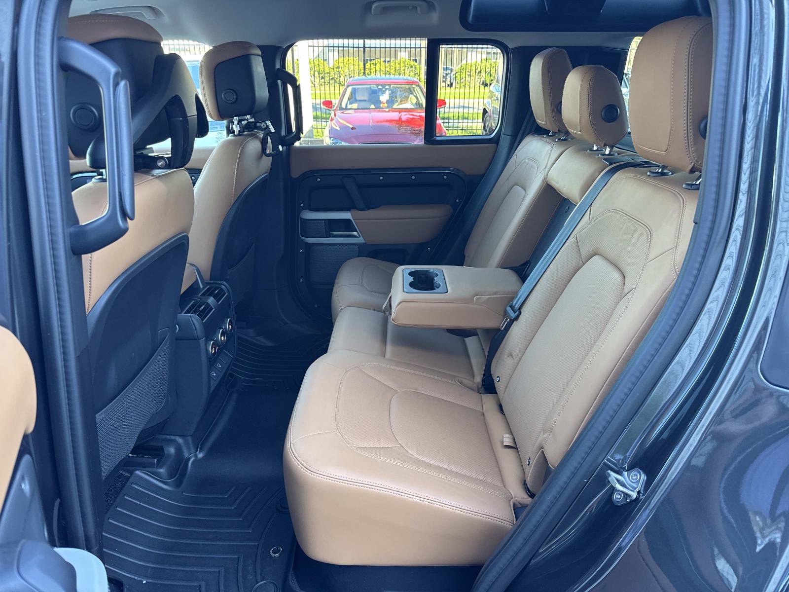 Certified 2024 Land Rover Defender 110 SE AWD/4WD image 13