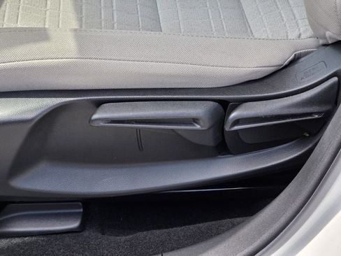 Used 2025 Honda HR-V LX image 19