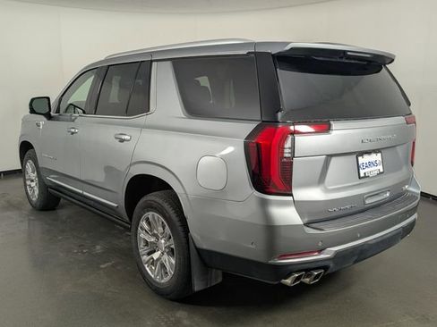 Used 2025 GMC Yukon Denali w/ Sun & Power Step Package image 6