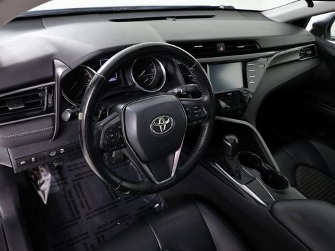 Used 2020 Toyota Camry SE image 8