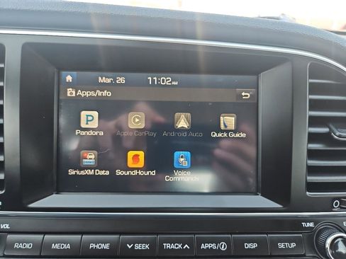 Used 2017 Hyundai Elantra SE image 27