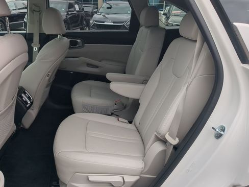 Certified 2024 Kia Sorento SX Prestige w/ Panoramic Sunroof Package image 11