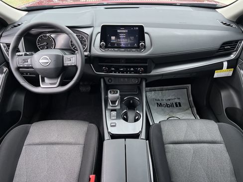 Used 2026 Nissan Rogue SV FWD image 7