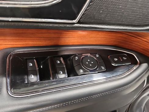 Used 2018 Lincoln Navigator L Reserve w/ Technology Package AWD/4WD image 13