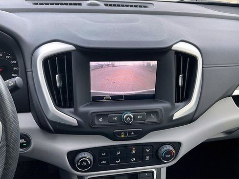 Used 2023 GMC Terrain SLE image 23