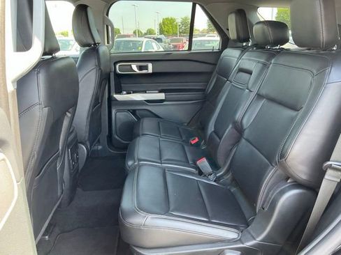 Used 2023 Ford Explorer XLT w/ Equipment Group 202A AWD/4WD image 19
