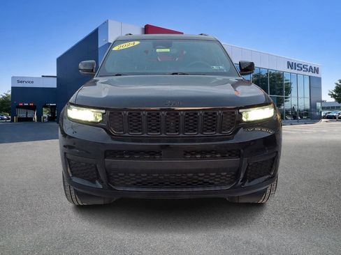Used 2024 Jeep Grand Cherokee L Laredo image 2