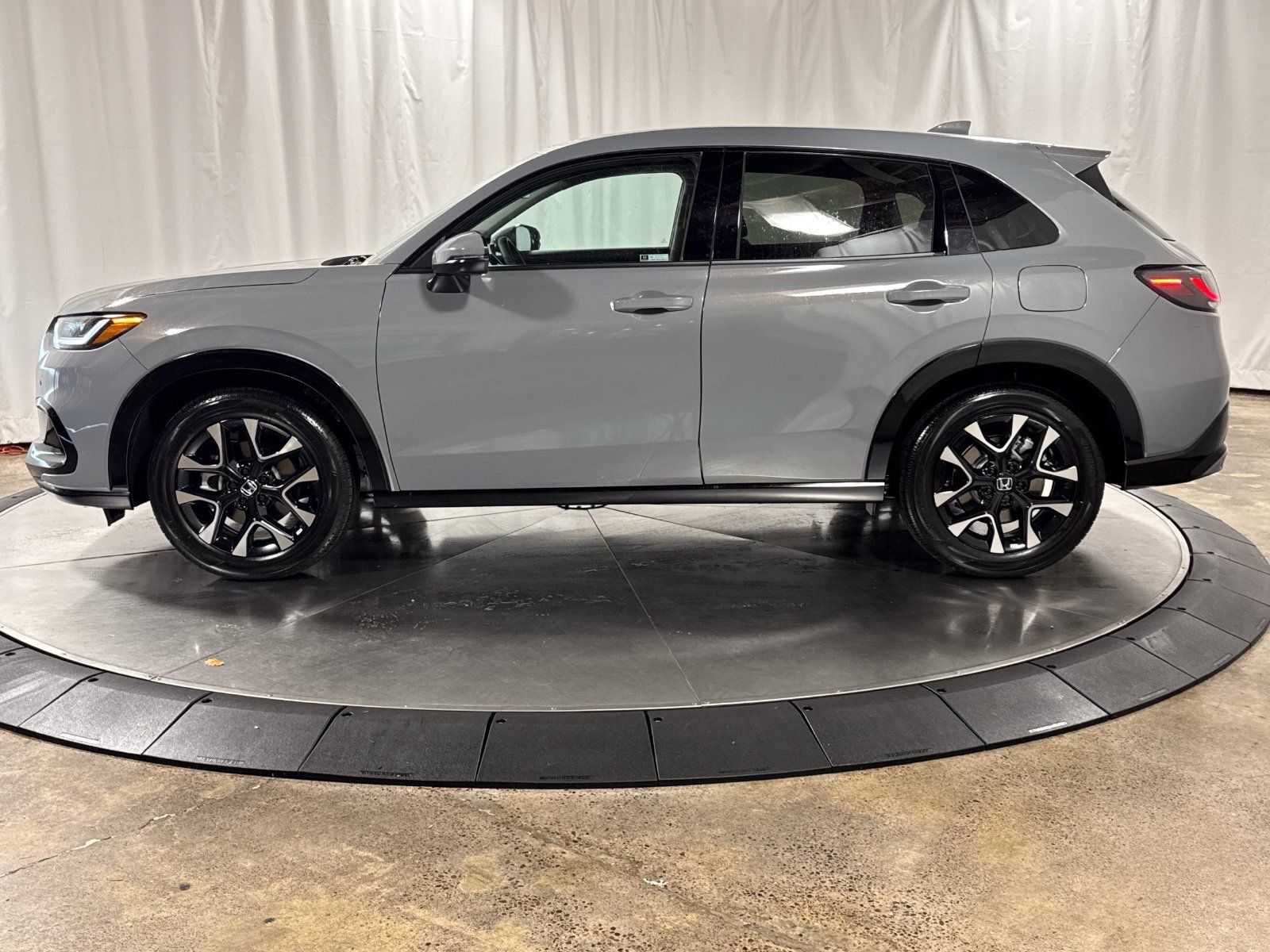 Used 2027 Honda HR-V EX-L image 8