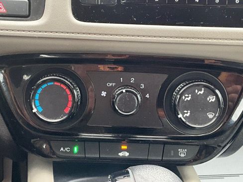 Used 2021 Honda HR-V LX image 19