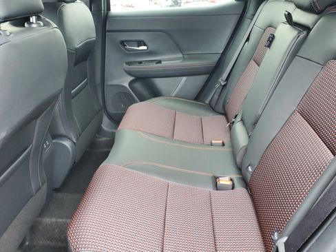 Used 2025 Nissan Kicks SR AWD/4WD image 9