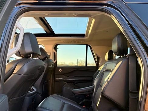 Used 2025 Lincoln Navigator L Reserve image 15