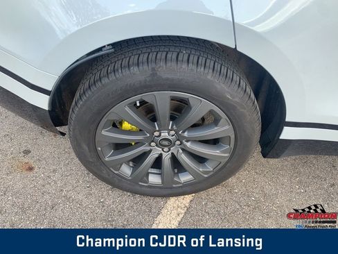 Used 2018 Land Rover Range Rover Velar R-Dynamic SE image 14