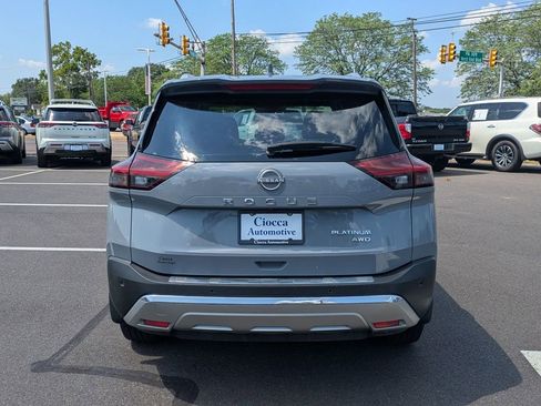 Used 2023 Nissan Rogue Platinum w/ Platinum Premium Package image 6