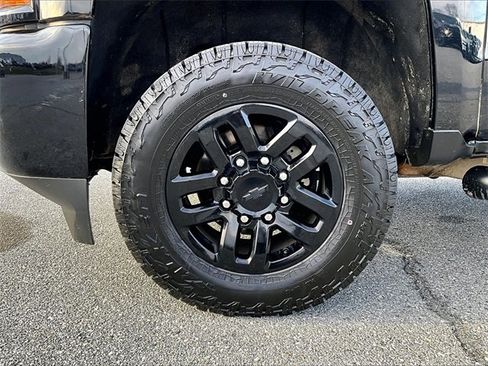 Used 2017 Chevrolet Silverado 2500 LT w/ Midnight Edition image 7