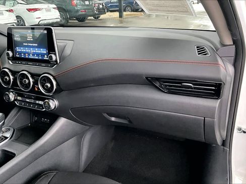 Certified 2025 Nissan Sentra SR image 17