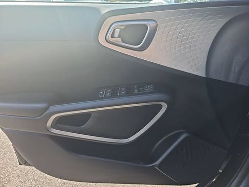 Used 2020 Kia Soul LX FWD image 24