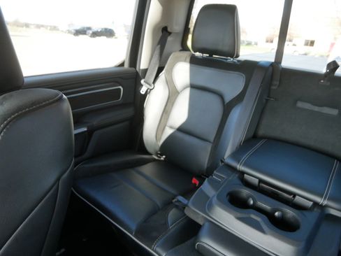 Used 2022 RAM 1500 Laramie AWD/4WD image 12