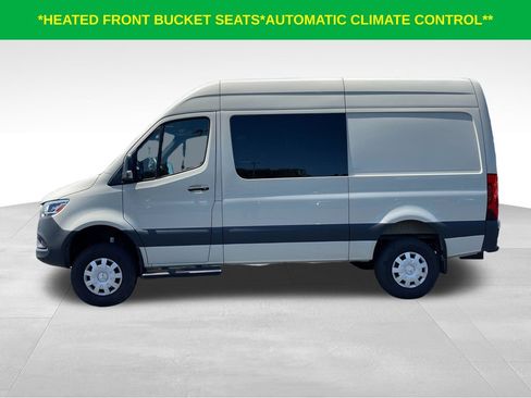 Used 2024 Mercedes-Benz Sprinter 2500 image 6